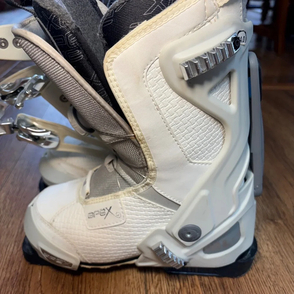 Apex ML-1 women's downhill ski boots Size 24.0 white gray snow boots